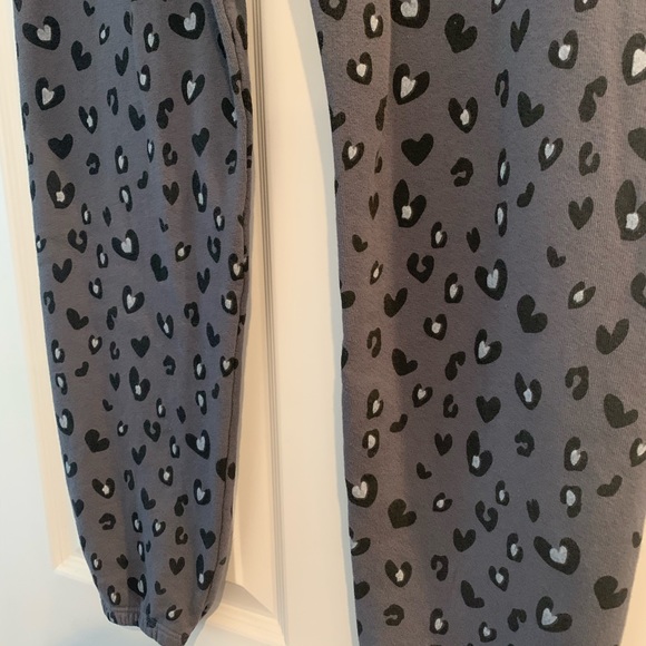 Monrow Leopard Heart sweatpants - Picture 5 of 5